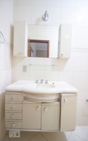 Casa à venda com 208m², 3 quartos e 2 vagasBanheiro da Suíte
