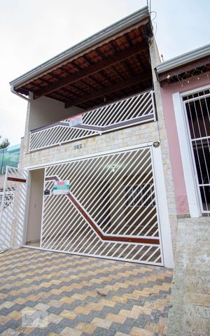 Casa à venda com 208m², 3 quartos e 2 vagasFachada