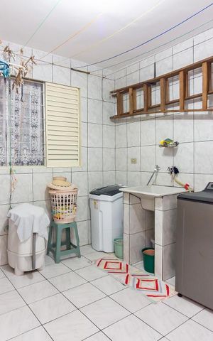 Casa à venda com 136m², 2 quartos e 1 vagaÁrea de Serviço 