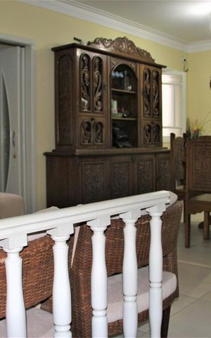 Casa à venda com 304m², 5 quartos e 4 vagasSala 1