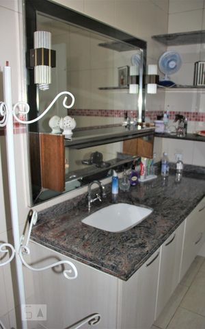 Casa à venda com 304m², 5 quartos e 4 vagasBanheiro 3