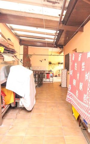 Casa à venda com 325m², 3 quartos e 6 vagas Casa à venda com 325m², 3 quartos e 6 vagasÁrea Externa