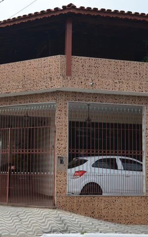 Casa à venda com 187m², 4 quartos e 3 vagasFachada