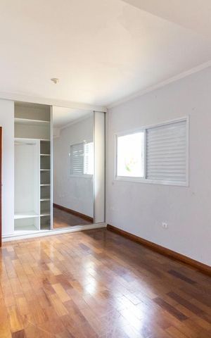 Casa à venda com 350m², 4 quartos e 4 vagasSuíte 3