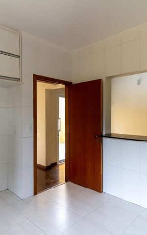 Casa à venda com 350m², 4 quartos e 4 vagasCozinha