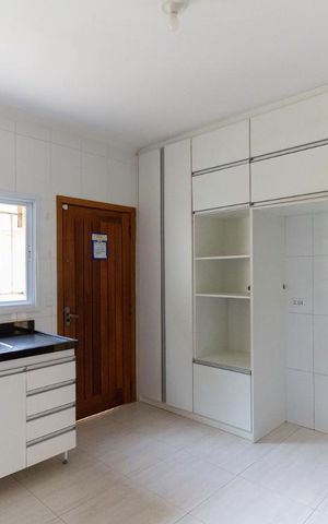 Casa à venda com 350m², 4 quartos e 4 vagasCozinha