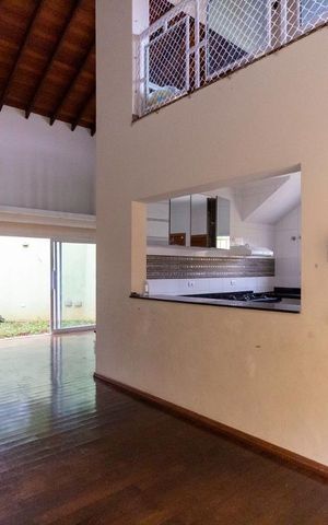 Casa à venda com 350m², 4 quartos e 4 vagasSala