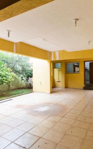 Casa à venda com 350m², 4 quartos e 4 vagasGaragem