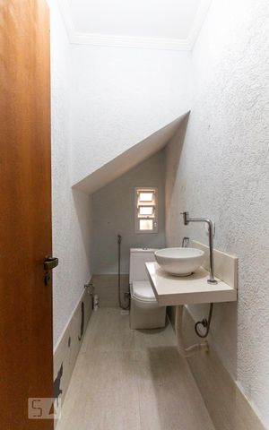 Casa à venda com 350m², 4 quartos e 4 vagasLavabo
