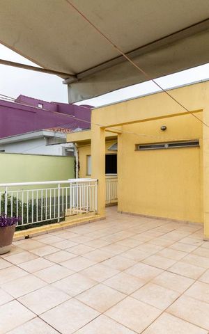 Casa à venda com 350m², 4 quartos e 4 vagasVaranda