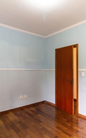 Casa à venda com 350m², 4 quartos e 4 vagasSuíte 1