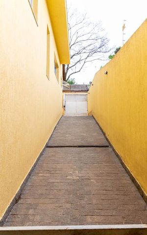 Casa à venda com 350m², 4 quartos e 4 vagasGaragem