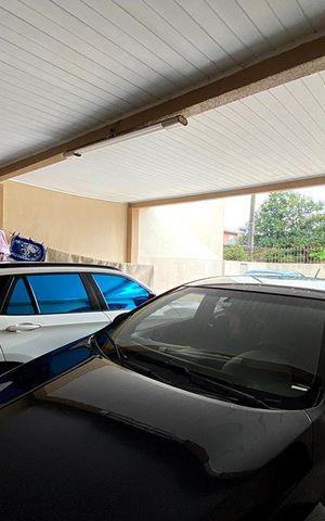 Casa à venda com 450m², 5 quartos e 4 vagas Casa à venda com 450m², 5 quartos e 4 vagasGaragem