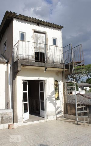 Casa à venda com 498m², 3 quartos e 2 vagas Casa à venda com 498m², 3 quartos e 2 vagasDetalhes Sacada Fundos