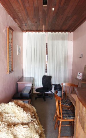 Casa à venda com 498m², 3 quartos e 2 vagas Casa à venda com 498m², 3 quartos e 2 vagasDetalhes Lareira