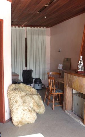 Casa à venda com 498m², 3 quartos e 2 vagas Casa à venda com 498m², 3 quartos e 2 vagasLareira