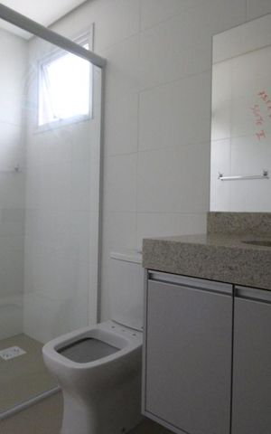 Apartamento para alugar com 76m², 2 quartos e 2 vagasBanheiro do quarto 02