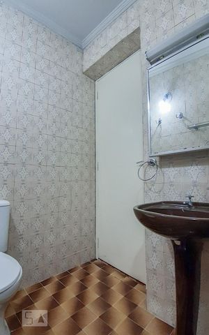 Casa para alugar com 100m², 3 quartos e sem vaga Casa para alugar com 100m², 3 quartos e sem vagaBanheiro