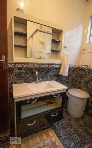 Casa à venda com 290m², 7 quartos e 4 vagasBanheiro 1