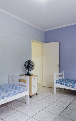 Casa à venda com 219m², 3 quartos e 4 vagas Casa à venda com 219m², 3 quartos e 4 vagasQuarto