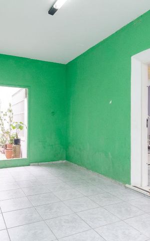 Casa à venda com 219m², 3 quartos e 4 vagas Casa à venda com 219m², 3 quartos e 4 vagasEntrada