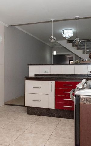 Casa à venda com 230m², 3 quartos e 3 vagasCozinha
