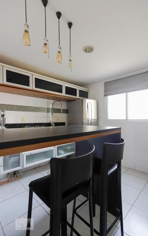 Apartamento à venda com 65m², 2 quartos e 1 vagaCozinha e Área de Serviço