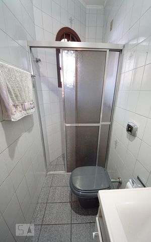 Casa para alugar com 500m², 5 quartos e 3 vagasBanheiro de Serviço