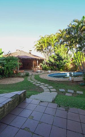 Casa para alugar com 500m², 5 quartos e 3 vagasPátio