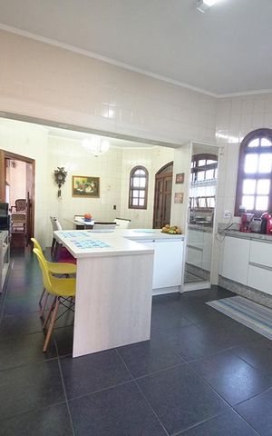 Casa para alugar com 500m², 5 quartos e 3 vagasCozinha