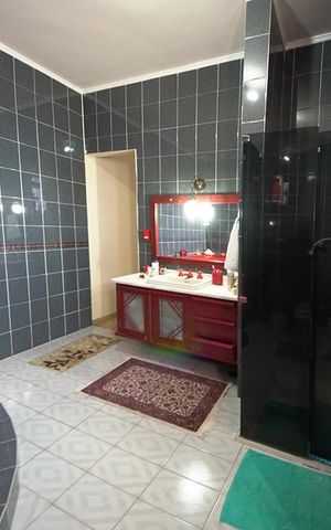 Casa para alugar com 500m², 5 quartos e 3 vagasBanheiro da Suíte