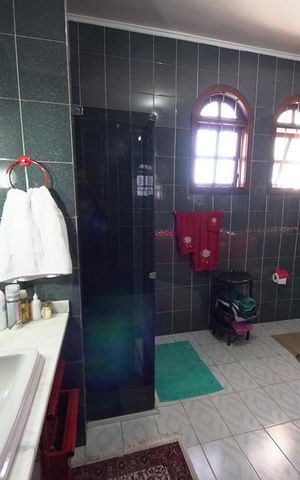 Casa para alugar com 500m², 5 quartos e 3 vagasBanheiro da Suíte