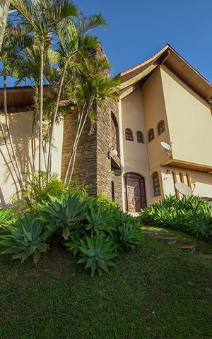 Casa para alugar com 500m², 5 quartos e 3 vagasFachada