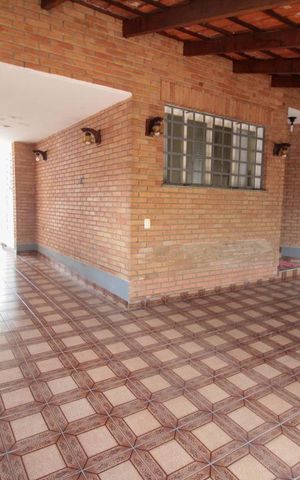 Casa à venda com 157m², 4 quartos e 3 vagas Casa à venda com 157m², 4 quartos e 3 vagasGaragem