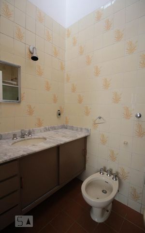 Casa à venda com 157m², 4 quartos e 3 vagas Casa à venda com 157m², 4 quartos e 3 vagasBanheiro da Suíte 1