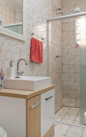Casa à venda com 220m², 5 quartos e sem vagaBanheiro 1