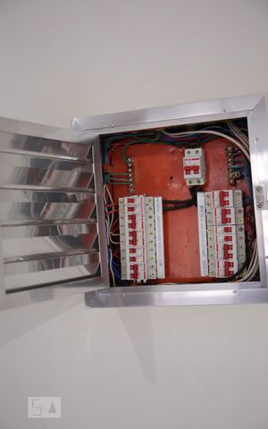 Casa à venda com 150m², 3 quartos e 1 vagaSala 2 - Detalhe Quadro de Luz