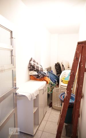 Casa à venda com 150m², 3 quartos e 1 vagaQuarto de serviços / depósitp