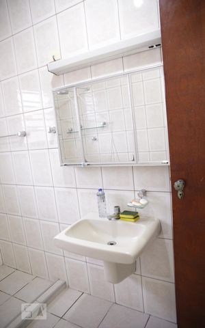 Casa à venda com 150m², 3 quartos e 1 vagaBanheiro 2
