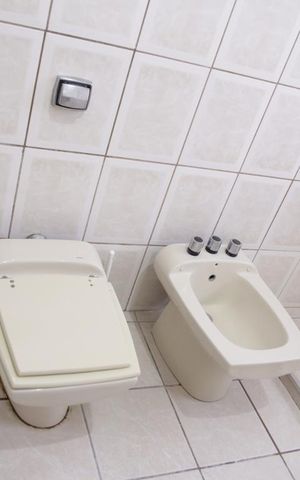 Casa à venda com 150m², 3 quartos e 1 vagaBanheiro 2
