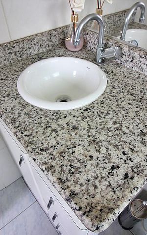 Apartamento para alugar com 110m², 3 quartos e 1 vagaDetalhes do Banheiro da Suíte