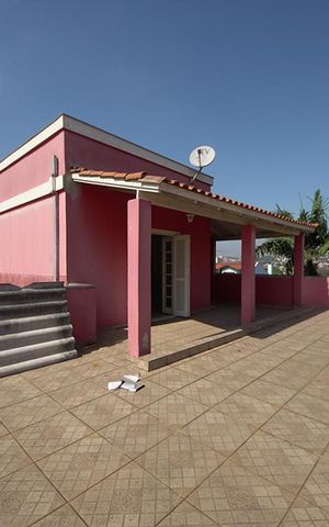 Casa à venda com 450m², 5 quartos e 4 vagasFachada do 2º piso
