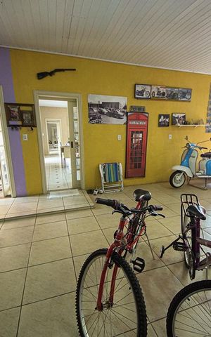 Casa à venda com 450m², 5 quartos e 4 vagasGaragem