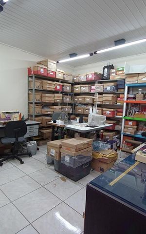 Casa à venda com 450m², 5 quartos e 4 vagasEscritório