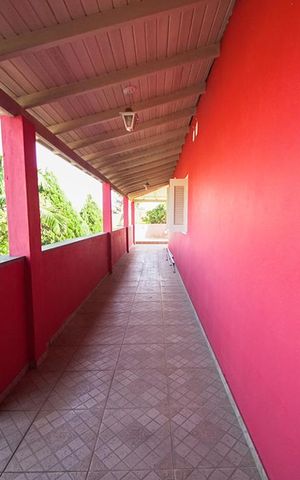 Casa à venda com 450m², 5 quartos e 4 vagasSacada do 2º piso
