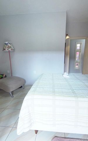 Casa à venda com 450m², 5 quartos e 4 vagasQuarto 3 Suíte