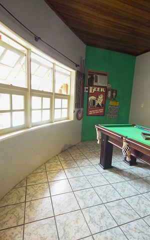 Casa à venda com 450m², 5 quartos e 4 vagasSala de Jogos