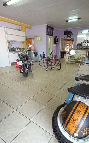 Casa à venda com 450m², 5 quartos e 4 vagasGaragem