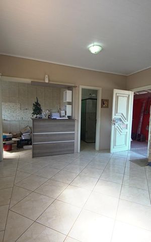 Casa à venda com 450m², 5 quartos e 4 vagasSala 3
