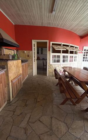 Casa à venda com 450m², 5 quartos e 4 vagasSalão de Festa